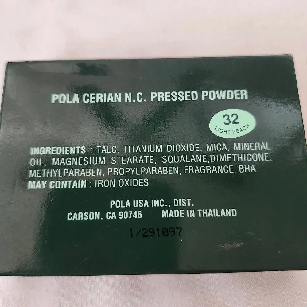 Pressed Powder Pola Cerian .38 Oz Light Peach 42 Mirrored Compact D2